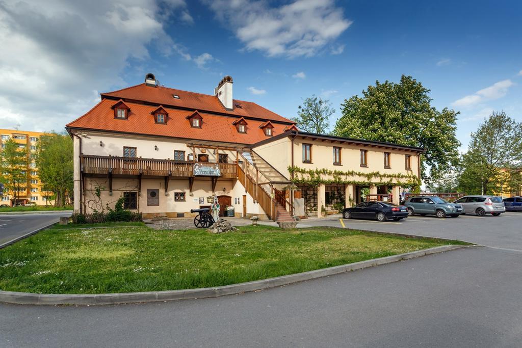 Penzion U Kriveho Psa Hotel Frýdek-Místek Exterior foto